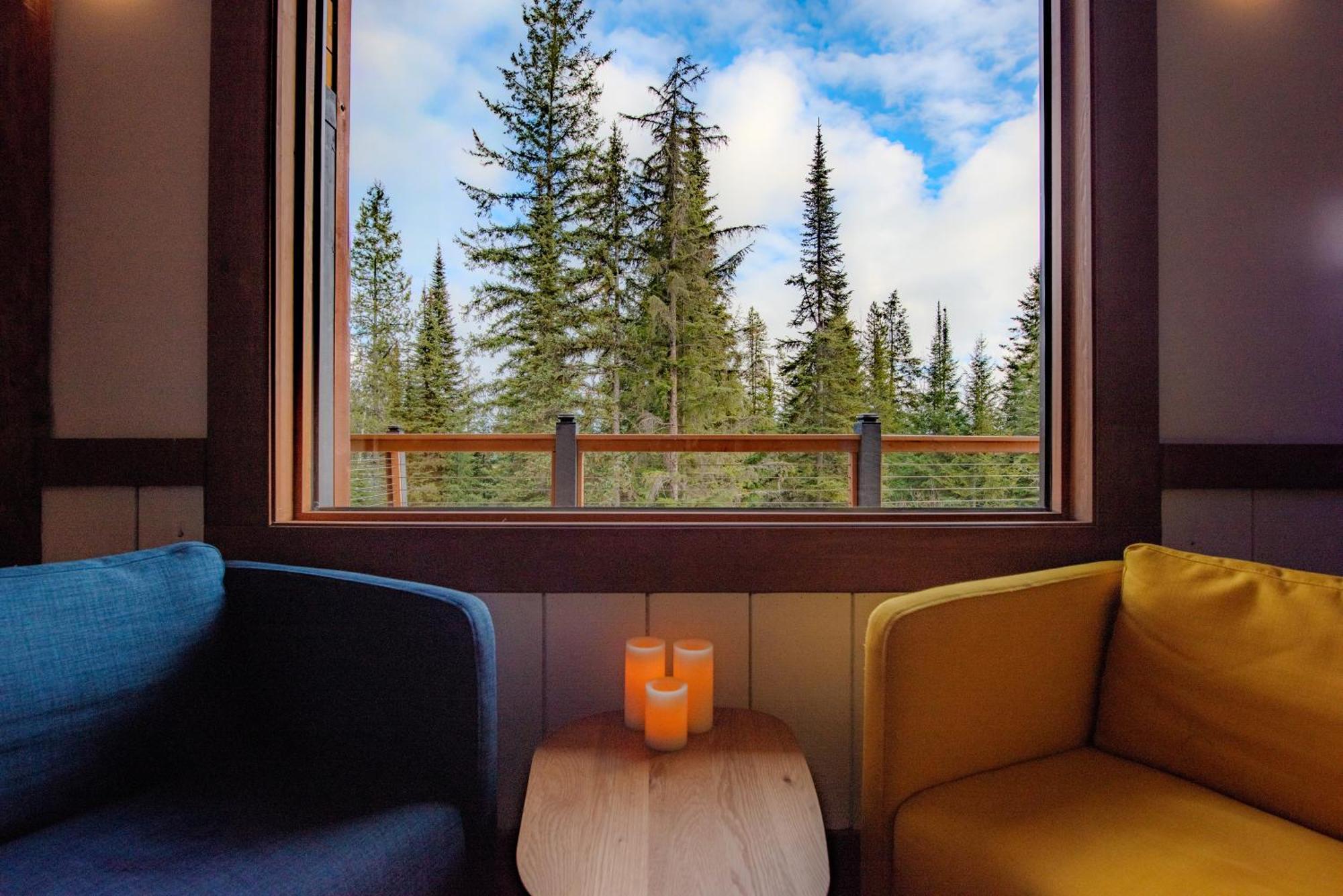 Winston Lodge Голден Екстер'єр фото